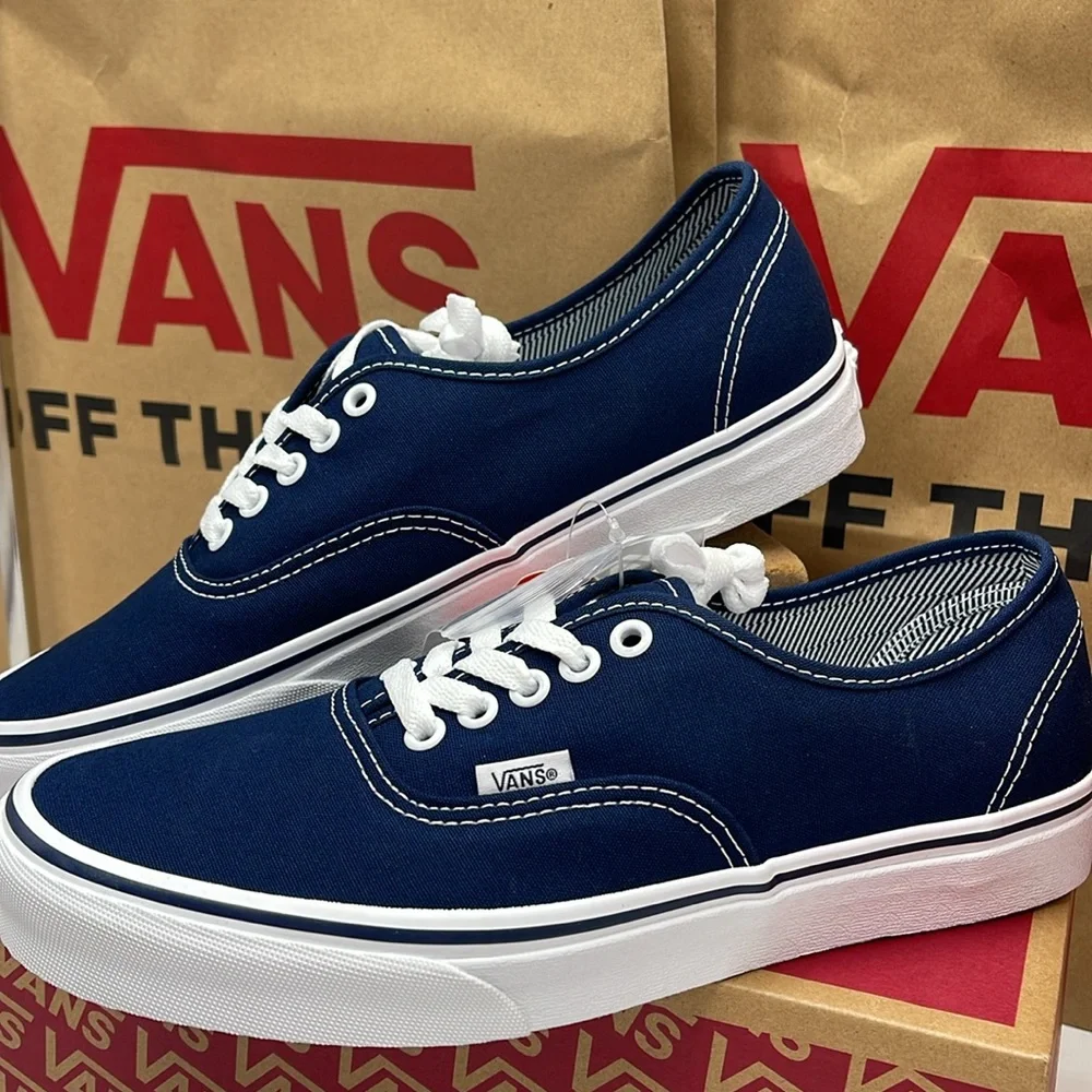 Vans Women’s Authentic (Angstrping) Dress blue/True White
VN000EE332D
Sneakers - Picture 7 of 16